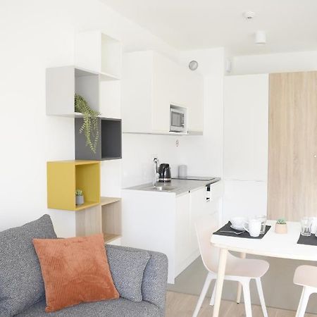 White Apartment Modern Tower Atal Gdynia Bagian luar foto
