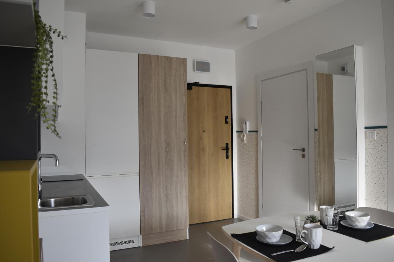 White Apartment Modern Tower Atal Gdynia Bagian luar foto