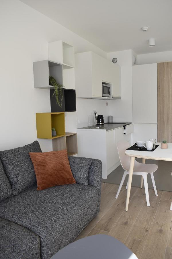White Apartment Modern Tower Atal Gdynia Bagian luar foto