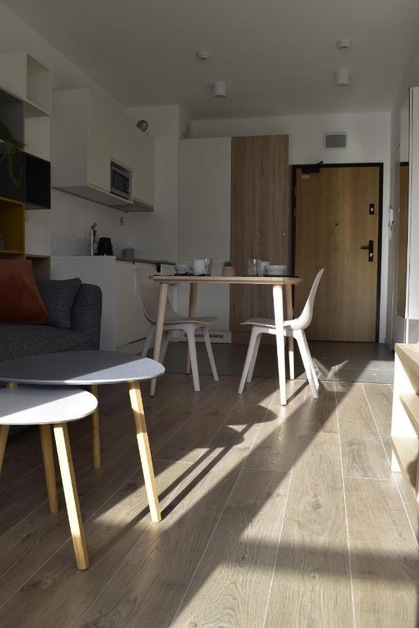 White Apartment Modern Tower Atal Gdynia Bagian luar foto
